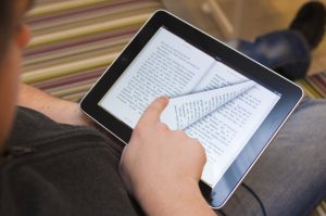 Книги в Интернете — читать ли их?